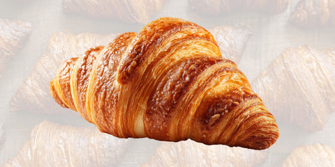Le Truc des Boulangers pour un Croissant Croustillant à l'Extérieur et Fondant à l'Intérieur
